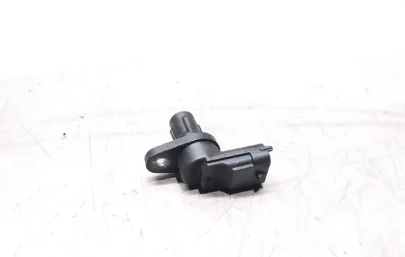 KIA Carens II Camshaft speed sensor 3930027400
