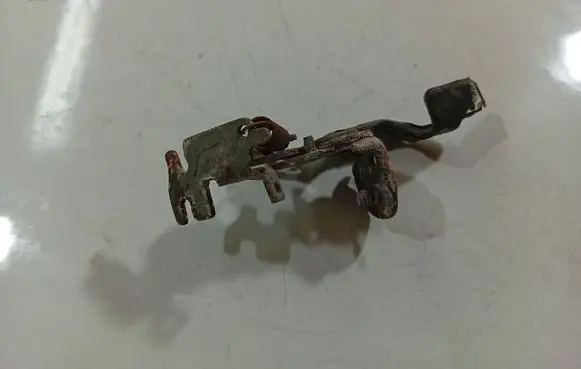 Peugeot 406 Engine bonnet (hood) release handle 