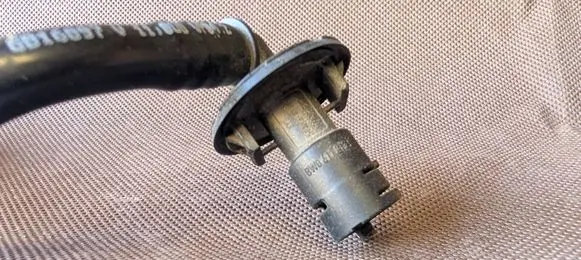 Audi A4 S4 B9 Vacuum line/pipe/hose 8w1611931n