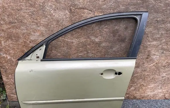 Volvo V50 Front door