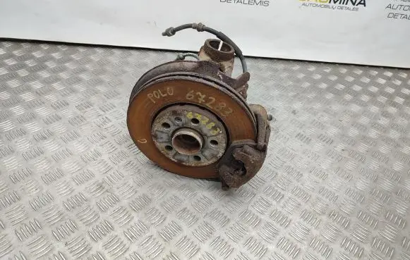 Volkswagen Polo V 6R Front wheel hub