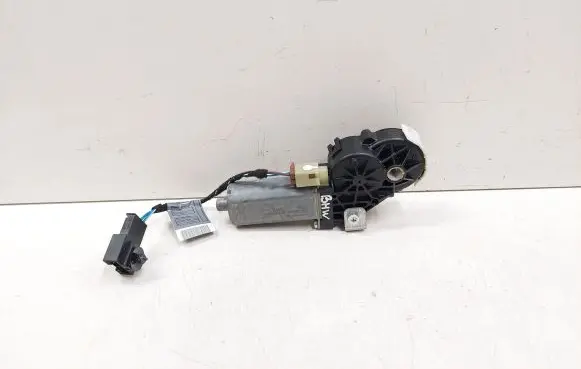 BMW X5 E70 Seat adjustment motor 0390201999 8316670