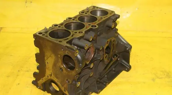 Audi A6 S6 C6 4F Engine block 