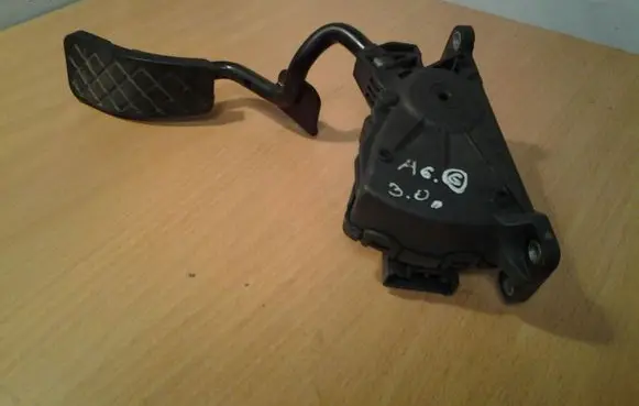 Audi A6 S6 C6 4F Accelerator throttle pedal 4F2721523 6PV00898402