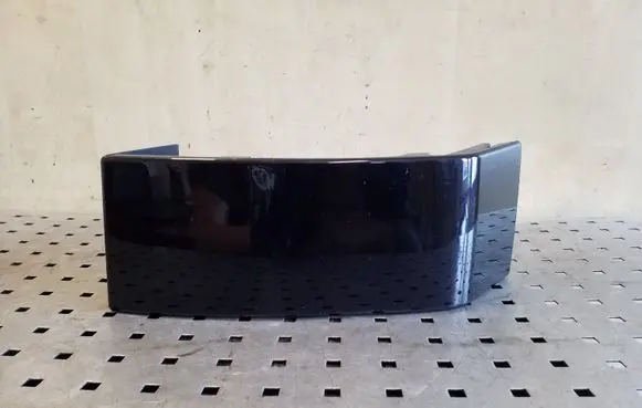 Volvo XC90 Rear/tail light trim molding 30698133