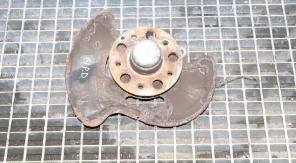 Mercedes-Benz CLK A209 C209 Front wheel hub