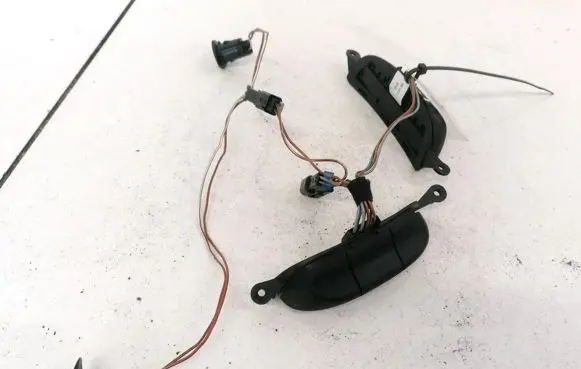 Opel Zafira A Steering wheel buttons/switches 