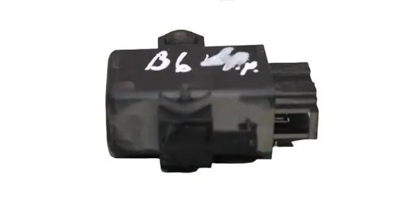 Volkswagen PASSAT B6 Seat heating relay 1Z0959772B