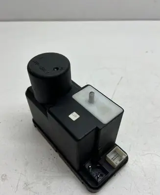 Audi A6 S6 C4 4A Central locking vacuum pump 4A0862257C