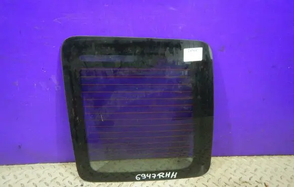 Opel Combo C Front door window glass four-door
