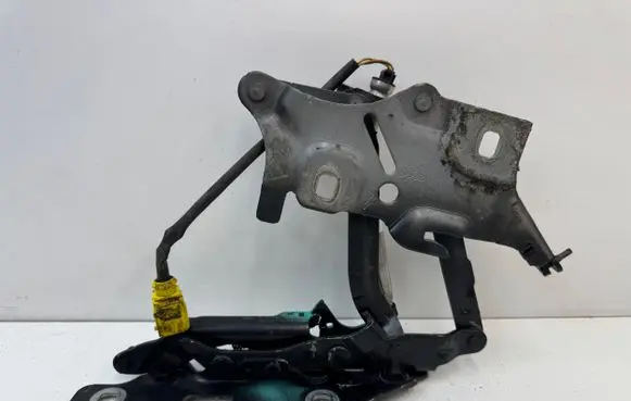 Audi S5 F5 Engine bonnet/hood hinges 8W6823301E