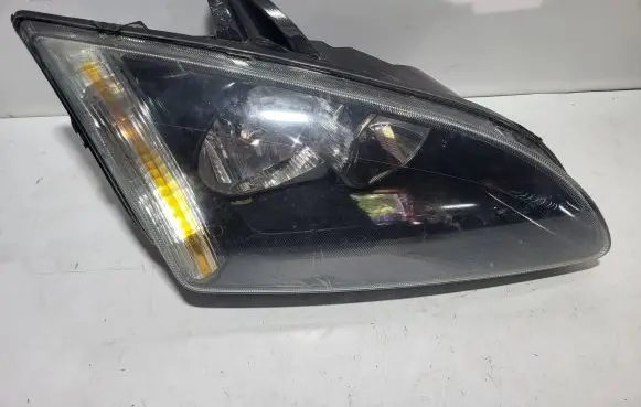 Ford Focus Headlight/headlamp 09048H9W7