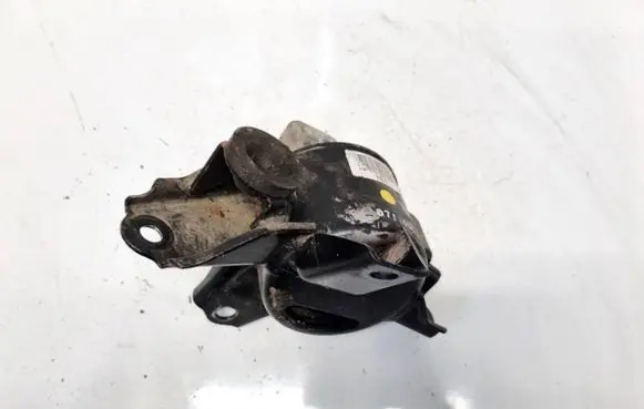 Hyundai Elantra Engine mount bracket 218322H000 21832-2H000