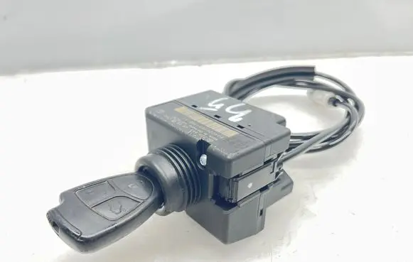 Mercedes-Benz S W220 Ignition lock 2205450908