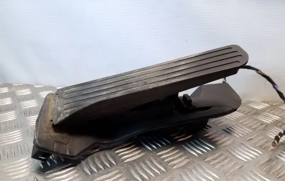 Skoda Yeti (5L) Accelerator throttle pedal 65102100