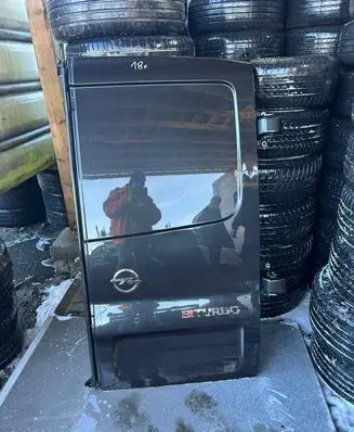 Opel Vivaro Front door