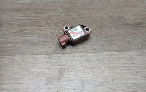 Volvo V50 Airbag deployment crash/impact sensor 9206975
