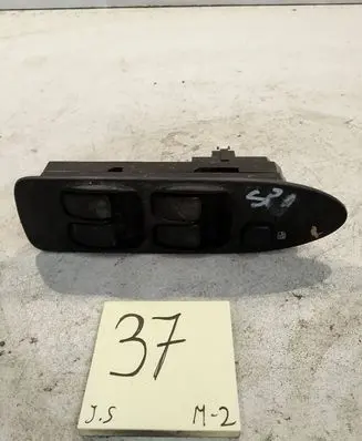 Mitsubishi Space Star Electric window control switch MR740599