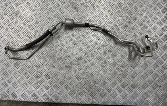 Opel Corsa E Air conditioning (A/C) pipe/hose 39025931