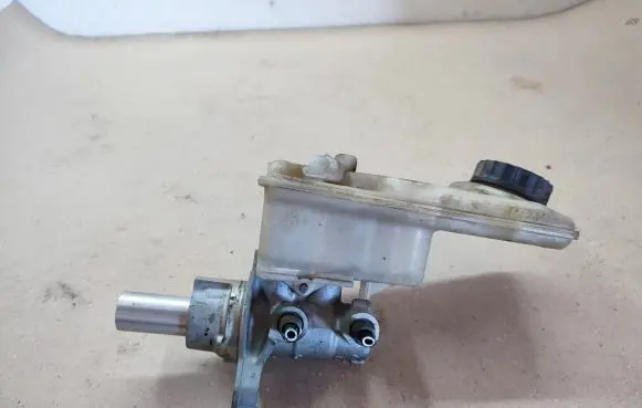 Renault Megane II Master brake cylinder 8200277212