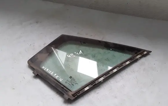 Mercedes-Benz C W204 Front door vent window glass four-door E000251 43R000262