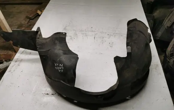 KIA Carens I Front wheel arch liner splash guards