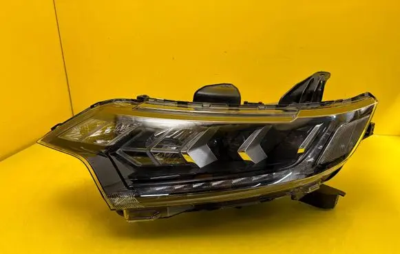 Mitsubishi Outlander Headlight/headlamp 8301D331