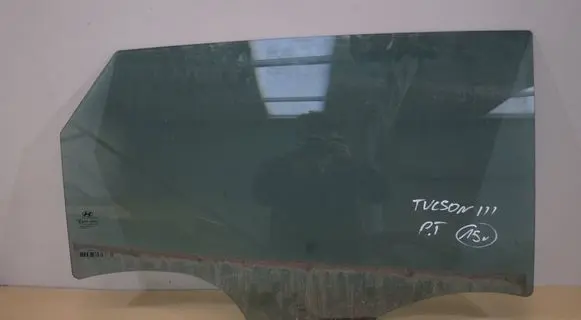 Hyundai Tucson TL Rear door window glass
