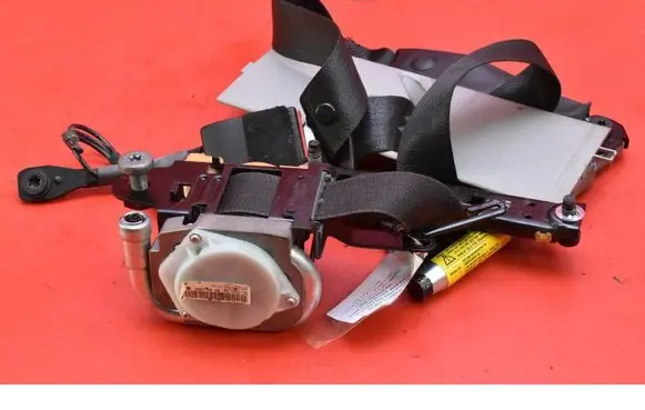 Opel Insignia A Front seatbelt 3063932AA