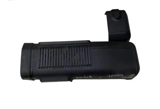 Volkswagen Jetta VI Engine cover (trim) 5C6806441