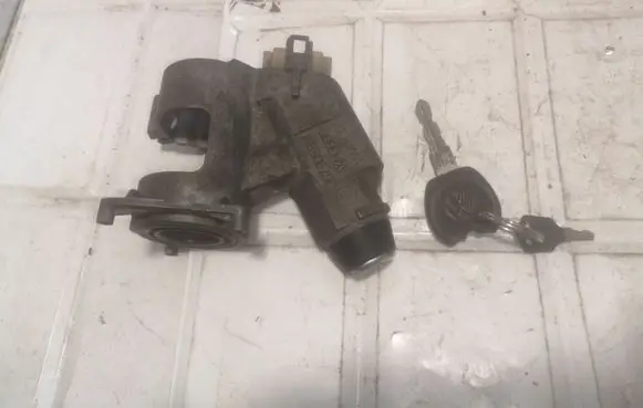 Volkswagen Golf III Ignition lock 357905851 290596