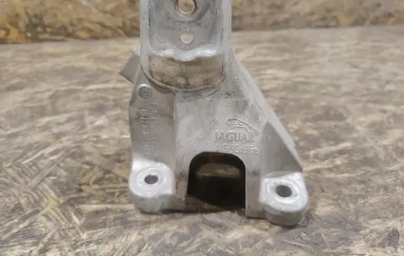Jaguar XE Engine mounting bracket GX736061FB