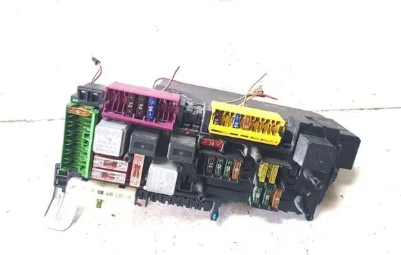 Mercedes-Benz C W204 Fuse module 2049005101