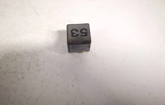 Volkswagen PASSAT B4 Other relay 141951253b