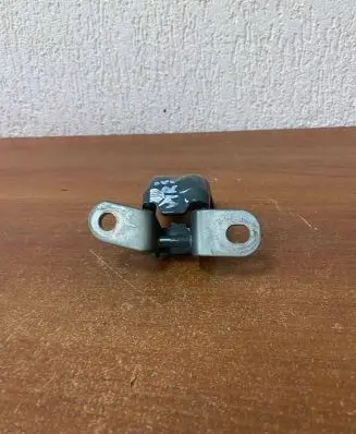 KIA Niro Front door upper hinge 1073
