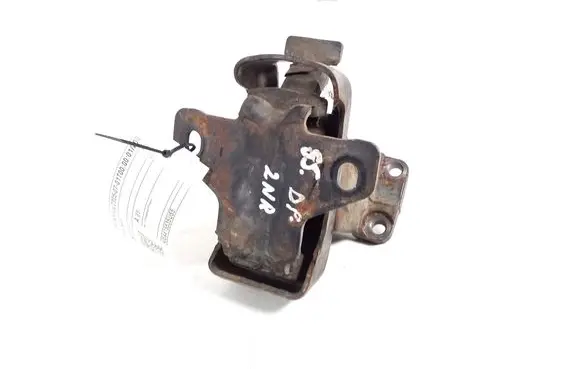 Toyota Hilux (AN10, AN20, AN30) Engine mount bracket 12361-30131