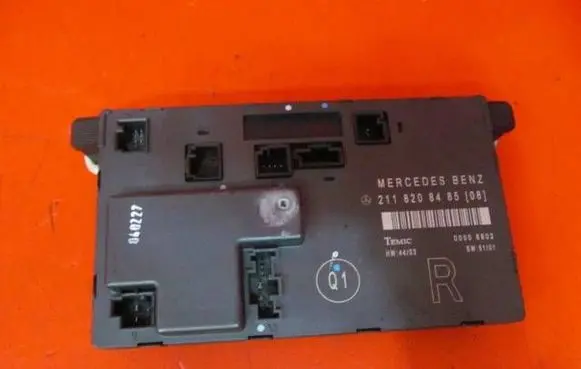 Mercedes-Benz E W211 Door control unit/module 2118208485