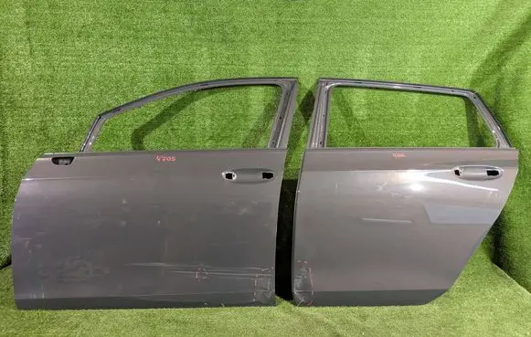 Volkswagen Golf VIII Front door