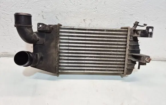 Opel Zafira B Intercooler radiator 13240831