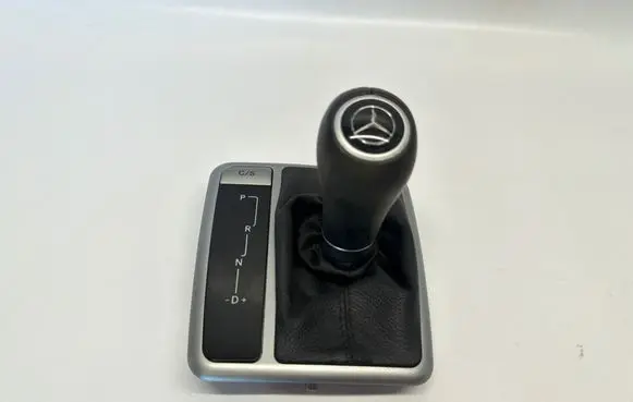 Mercedes-Benz SLK R171 Gear lever shifter trim leather/knob A1712672810