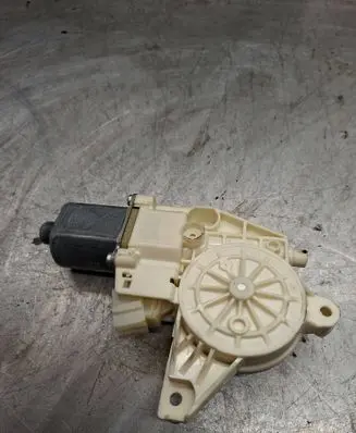 Mercedes-Benz C W204 Rear door window regulator motor A2048200542 961109100