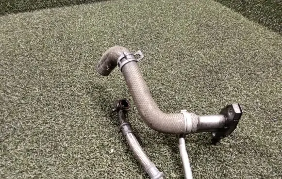 Coolant pipe/hose