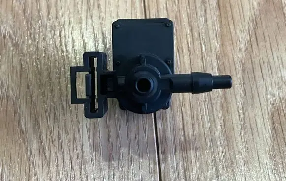 Mercedes-Benz C W203 Vacuum valve a2038000178