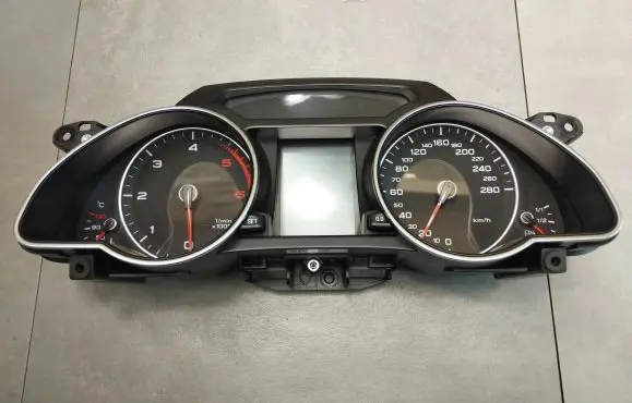 Audi A5 Sportback 8TA Speedometer (instrument cluster) 8T0920932N