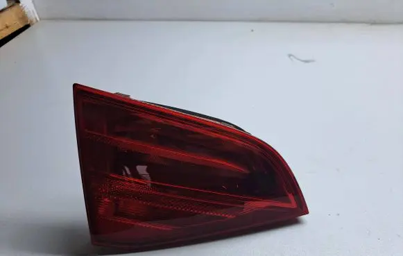 Tailgate rear/tail lights
