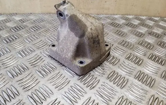 Mercedes-Benz ML W164 Engine mounting bracket A6422230204