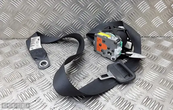 Toyota Verso Front seatbelt 732100f051