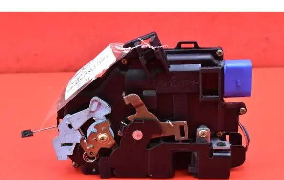 Skoda Octavia Mk2 (1Z) Front door lock