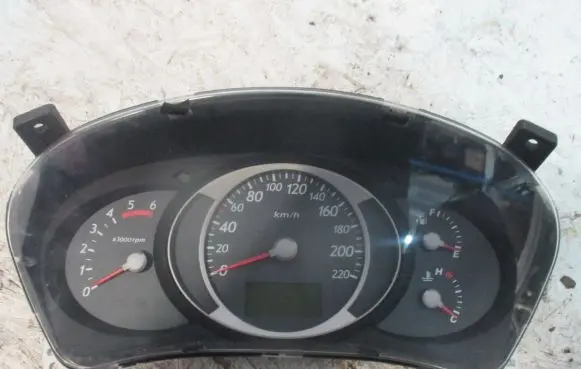 Hyundai Tucson JM Speedometer (instrument cluster) 940132E480