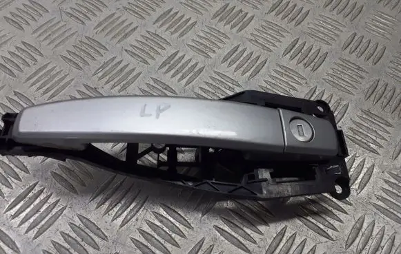 Opel Zafira B Front door interior handle